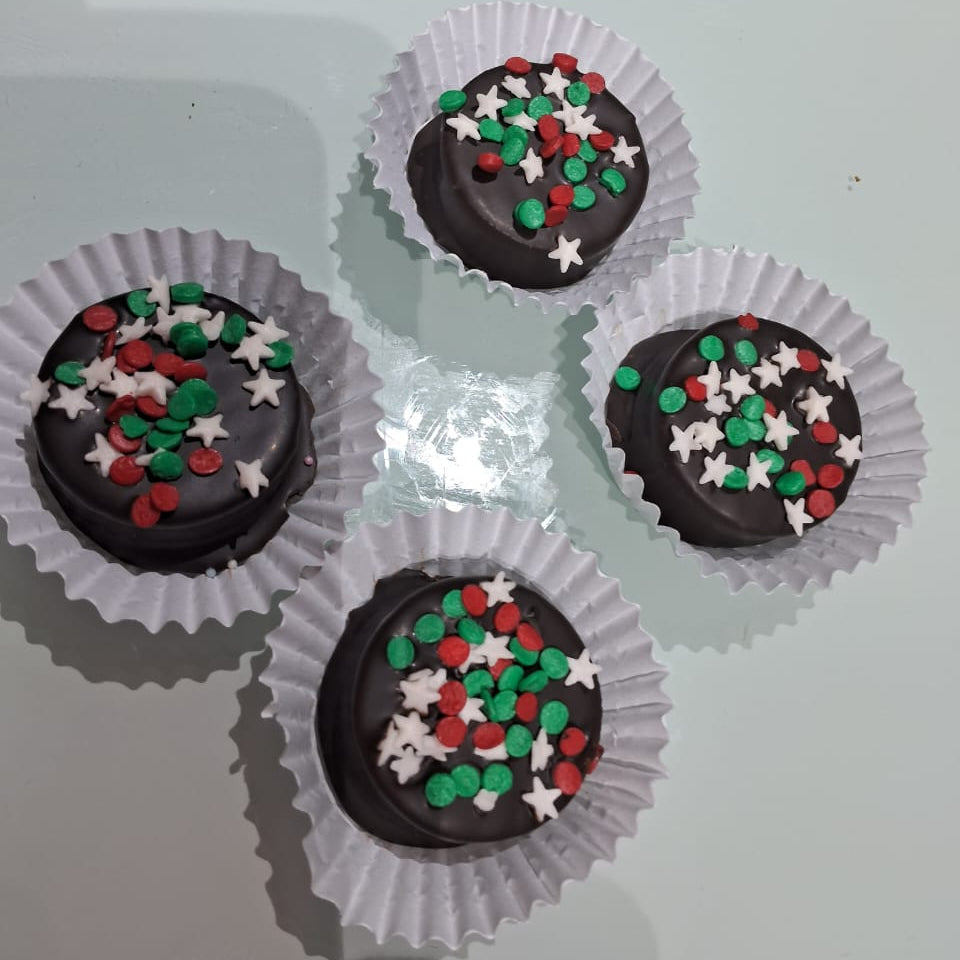 Mini Alfajores Navideños Bañados en Chocolate – Pack de 12 🍫✨